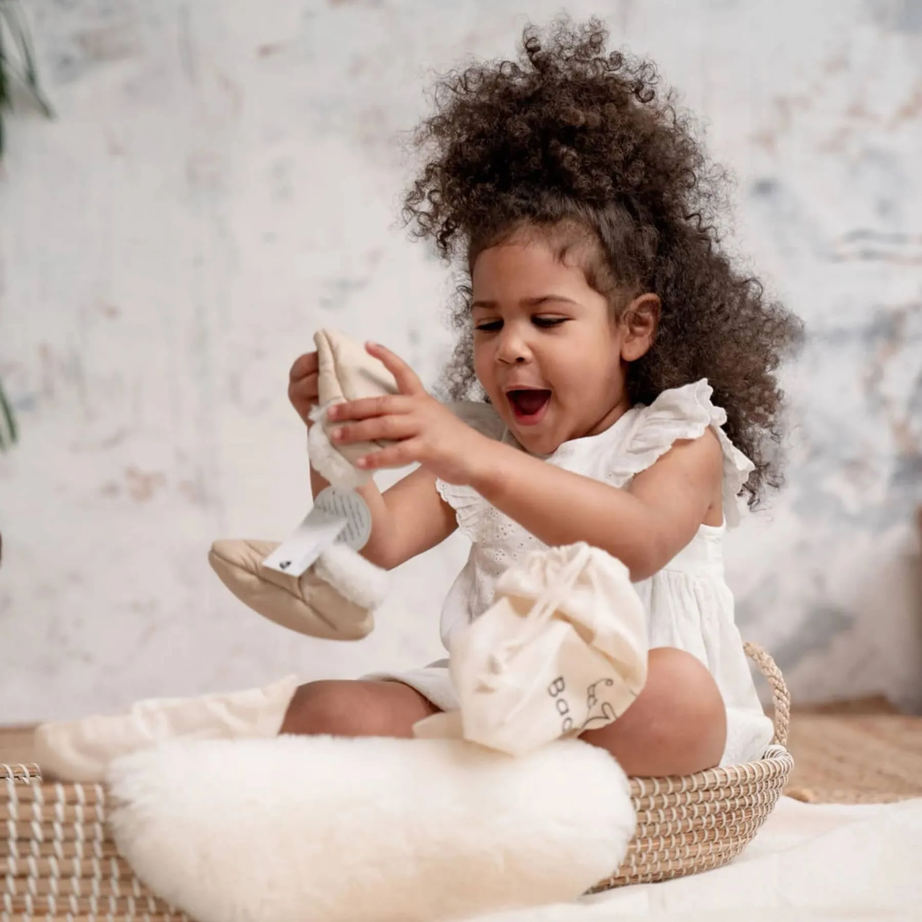 Baa Baby Lambskin Booties (Pebble)
