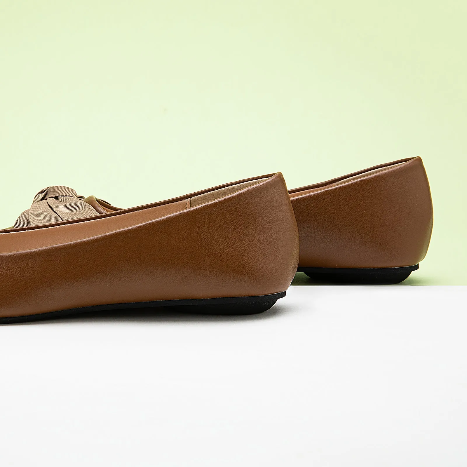 Pointy Bow Flats (Aida)